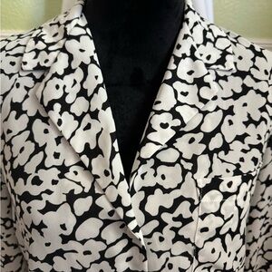 Who What Wear floral blouse long sleeve v-neck button-up